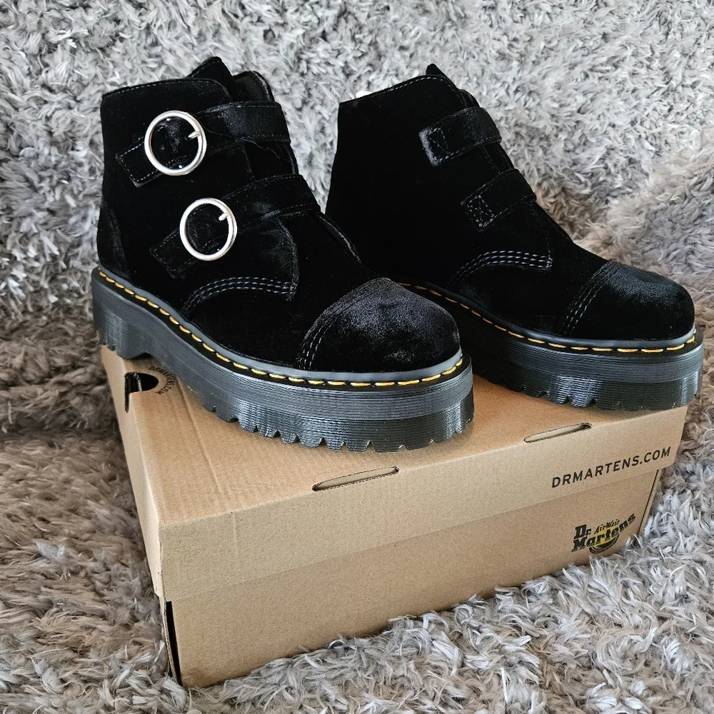 Woman's Boots Dr. Martens Vegan Devon Velvet Platform Boots - Picture 3 of 16